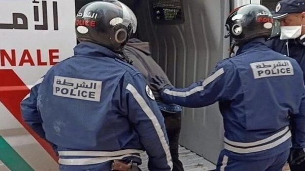 تازة…ضابط يطلق رصاصة تحديرية ، من أجل توقيف شخص أحدث فوضى بالشارع العام
