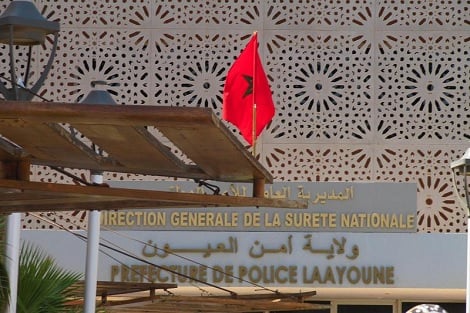 العيون ….إصابة شرطي بجروح في الرأس من طرف مجرم وزميله يطلق رصاصة عليه