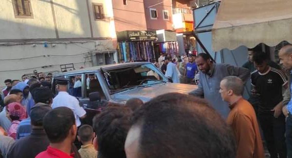 العيون … اعتقال سائق سيارة رباعية الدفع هشمت  واجهات محلات تجارية وزرعت الرعب والهلع في صفوف الساكنة ( فيديو وصور )