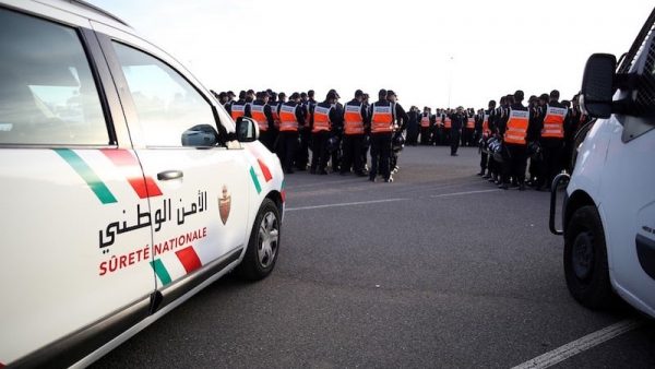 الدارالبيضاء…إصابة 12 شرطيا بجروح وتخريب 7 مركبات للأمن واعتقال 55 مشاغبا رياضيا