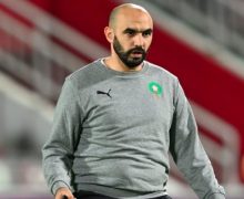 المدرب السابق للمنتخب المغربي يشوش على الفريق ، والركراكي يتصدى له بطريقة فنية