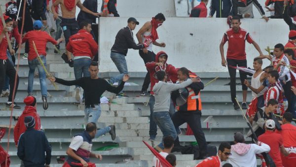 جامعة كرة القدم تعاقب فريق المغرب التطواني بسبب أحداث الشغب