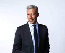 فرنسا تكشر عن أنيابها ….قناة توقف صحفي مغربي بسبب “كلمة ” الصحراء المغربية “
