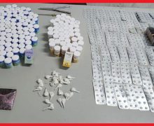 القنيطرة ….توقيف 3 أشخاص وبحوزتهم كميات هاامة من الأقراص المهلوسة والكوكايين والشيرا