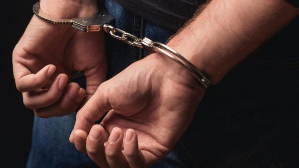 الفنيدق …توقيف متطرف كفر عائلته  والمجتمع وأشاد بالإرهاب والمحجوزات متنوعة
