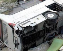 الجزائر …..قتــ.ــلى وجــ.ــرحــ.ـى في  انقلاب حافلة بمنحدر