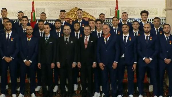 “الكاف” تسلم الملك محمد السادس جائزة التميز الرياضي 2022