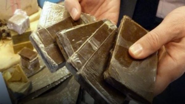 سيدي يحيى الغرب …..اعتقال شخصين بخوزتهما 230 كيلوغرام من مخدر الشيرا