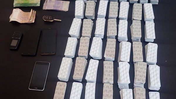 مكناس….حجز 6420 قرص مهلوس كانت قادمة من  الشمال  ، وتوقيف 3 أشخاص