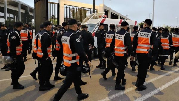الجديدة….الشغب الرياضي يسفر عن اعتقال 49 شخصا وإصابة مجموعة من رجال الأمن بــ.ـجــ.ـروح
