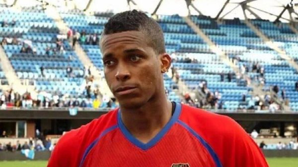 مصرع لاعب كرة قدم دولي بالرصاص في ظروف غامضة