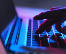 الدارالبيضاء….مبتز الفتيات بعد قرصنة حساباتهن الفيسبوكية في قبضة الأمن