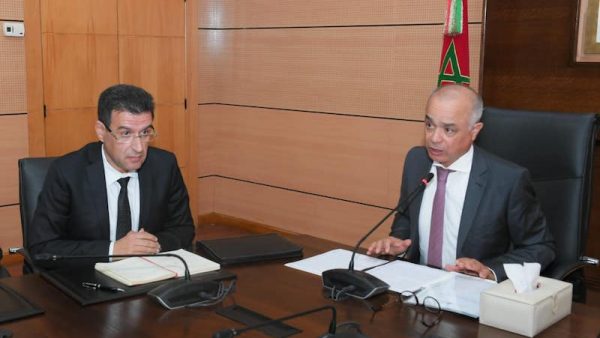 عاجل ….وزارة  التربية الوطنية تأمر باقتطاع أجور 47000  من موظفي وموظفات  المؤسسات التعليمية ( وثيقة )