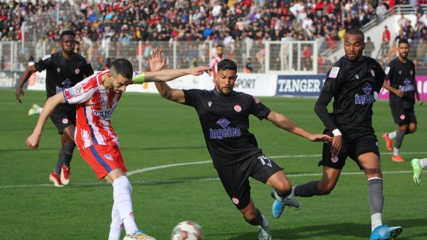 فريق المغرب التطواني  يتعادل في ميدانه مع  الوداد الرياضي