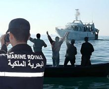 البحرية الملكية تنقد قاربين على مثنهما 124 مهاجرا من إفريقيا