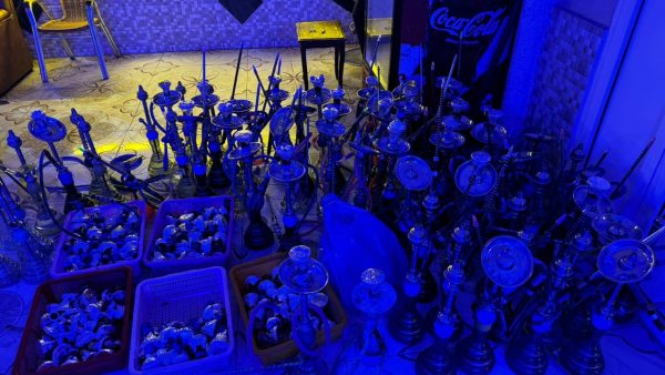 المحمدية … عاجل ، مداهمة مقهى وحجز أزيد من 80 نرجلية ( صورة )