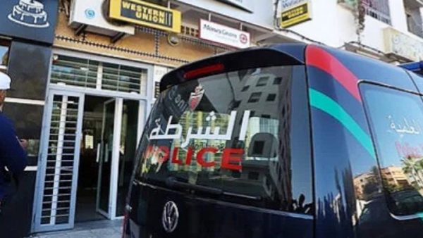 وجدة / بركان ….توقيف شخصين قاما بالسطو على وكالة  لتحويل الأموال باستعمال سيارة مسروقة