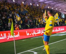 بسبب حركته البديئة أمام الجماهير  السعودية.. توقيف رونالدو عن اللعب وتغريمه 8 آلاف دولار
