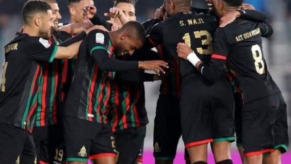 الجيش الملكي يهزم نهضة بركان بعقر الدار ويواصل صدارته للدوري