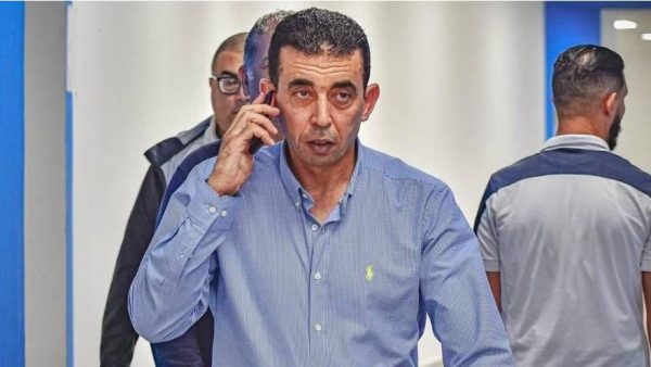 رئيس فريق أولمبيك آسفي لكرة القدم يعانق الحرية بعد قضاء عقوبة حبسية