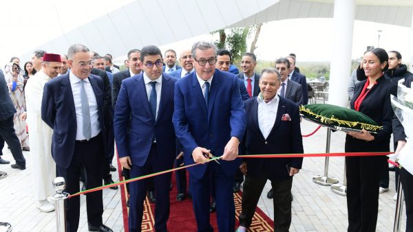 أخنوش يدشن متحف كرة القدم الوطنية بحضور وزراء ولاعبين قدامى.