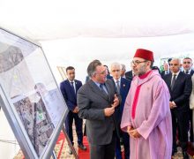 الملك يضع الحجر الأساسي  لبناء مركز طبي للقرب بالبيضاء