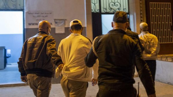 العرائش ….توقيف شخص نصب على مواطنين وسرق معطياتهم البنكية