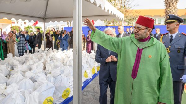 جلالة الملك يعطي بالرباط انطلاقة العملية الوطنية “رمضان 1445” لفائدة مليون أسرة