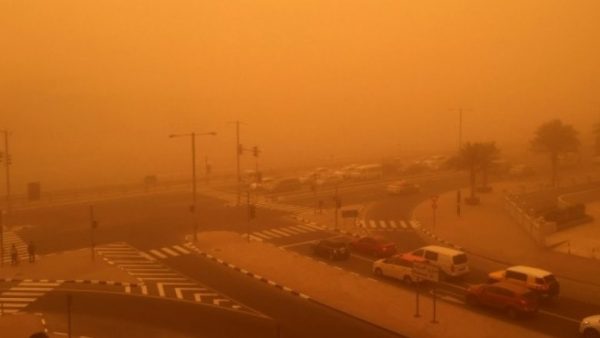 وزارة التجهيز تهيب بمستعملي الطرق توخي الحيطة والحذر بسبب الزوابع الرملية