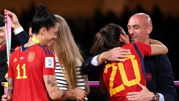 إسبانيا.. اعتقال الرئيس السابق لاتحاد الكرة بمطار مدريد