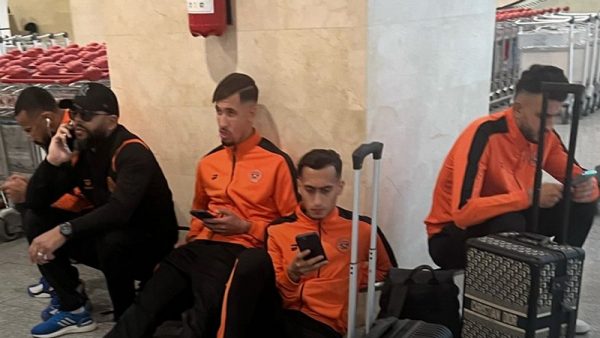 ” الكاف ” تصدم الجزائر وتأمر بإجراء مقابلة  فريق  نهضة بركان المغربي مع حمل اللاعبين للأقمصة المتضمنة لخريطة المغرب