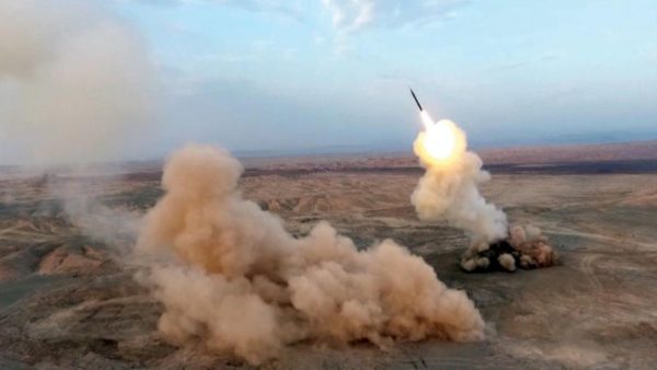 الرد بدأ.. إيران تطلق  100 مسيرات وصواريخ  كروز باتجاه إسرائيل