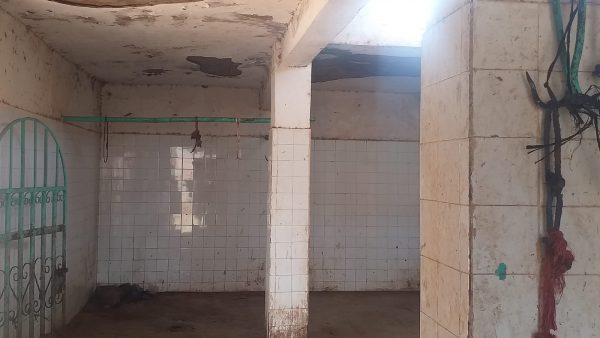 إقليم الحوز ….هل هي” مجــ..ـزرة” أم “مزبلة” بالسوق الأسبوعي بجماعة ايت احكيم أيت ازيد ؟( صور )