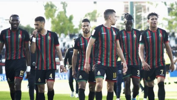 الجيش الملكي بفقد الصدارة بعد تعادله بتطوان.