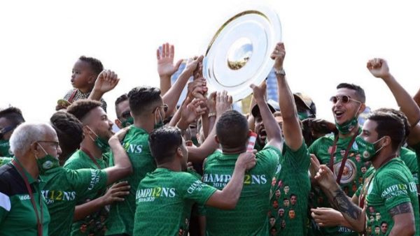 الرجاء ينتظر تسليم درع البطولة بأكادير.