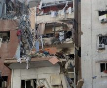بعد قتلها لهنية ….غارة إسرائلية تدك مبنى جنوب لبنان  كان  بداخله  قيادي من حزب الله
