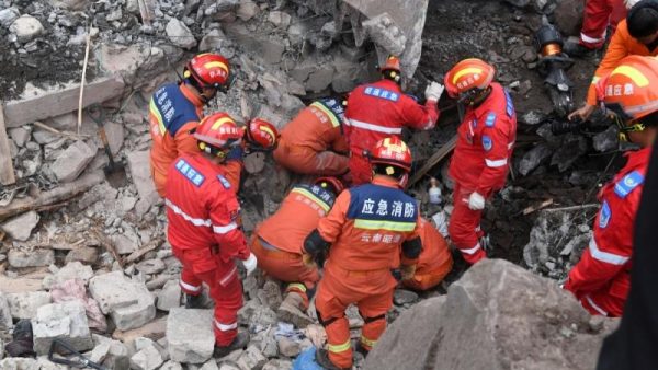 الصين: مصرع 15 شخصا اثر انهيار أرضي وسط البلاد