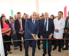 جهة الشرق .. آيت الطالب يعطي انطلاقة خدمات 3 مستشفيات للقرب ومركز لتصفية الدم ويضع الحجر الأساس لبناء مستشفى بتاوريرت