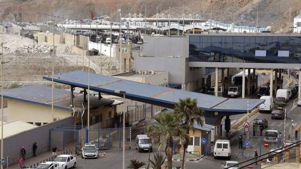 حجز كمية كبيرة من مادة «المعسل» داخل سيارة بمعبر باب سبتة