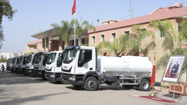بني ملال ….مجلس الجهة يوزع 8 شاحنات صهريجية لتزويد سكان  جماعات قروية بالماء