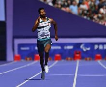 العداء المغربي منصف بوجا يمنح المغرب أول ميدالية ذهبية ببارالمبياد باريس