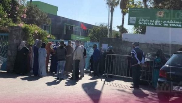 طنجة …..إبن يــ..ـقــ..ـتل والدته ويرسل شقيقيه لقسم المستعجلات بعد إصابتــ.ـهما بجــ.ـروح خــ..ـطيرة