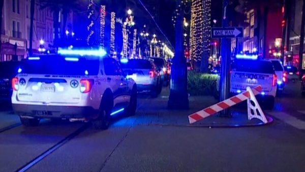 أمريكا …مــ..ـقتل السائق الذي دهس حشدا من المواطنين مخلفا 10 قتلى و35 مصابا