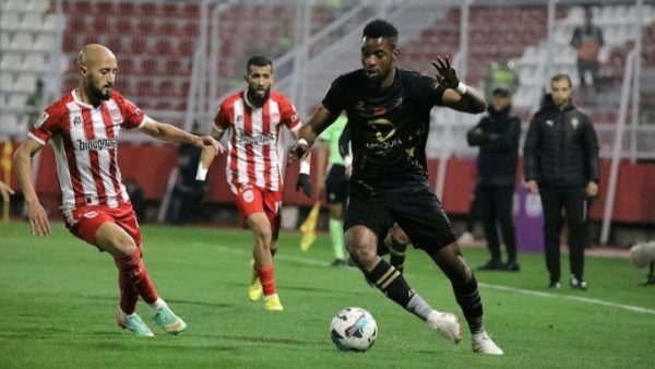 النادي المكناسي يهزم حسنية أكادير بهدف قاتل