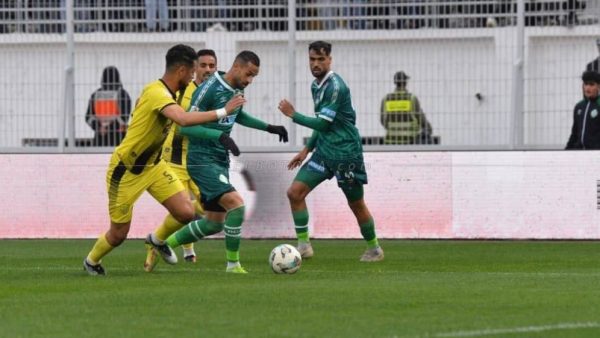 قمة الرجاء والمغرب الفاسي تنتهي بالبياض