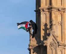 نزول الرجل من برج «بيغ بن» بعد 16 ساعة لوَّح خلالها بعلم فلسطين