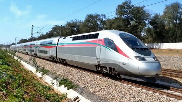 نزع 400 قطعة أرضية عقارية وفلاحية  من أصحابها لتمديد خط ” البراق ” من القنيطرة إلى مراكش
