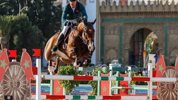 المباراة الرسمية للقفز على الحواجز 3 نجوم بتطوان : الفارس محمد عزوم يفوز بجائزة القوات المسلحة الملكية