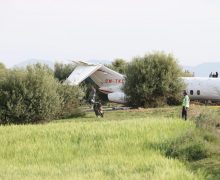 التفاصيل الكاملة حول إصابة 4 أشخاص في انحراف طائرة بمدرج مطار فاس وفتح تحقيق في الموضوع