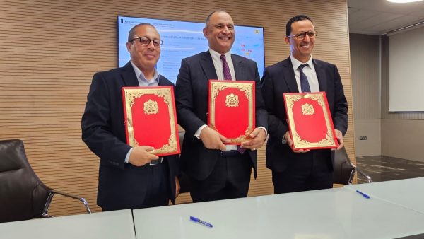 إنزكان …..جماعة أيت ملول توقع استخدام شراكة جديدة لتأهيل المنطقة الصناعية